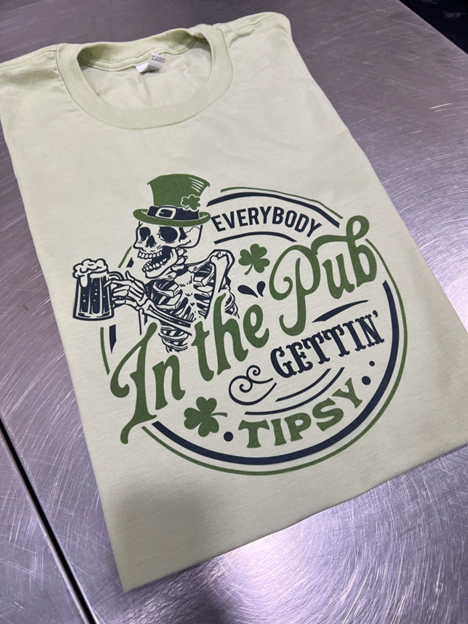 St. Pattys Everybody In The Pub Vintage Graphic Tee