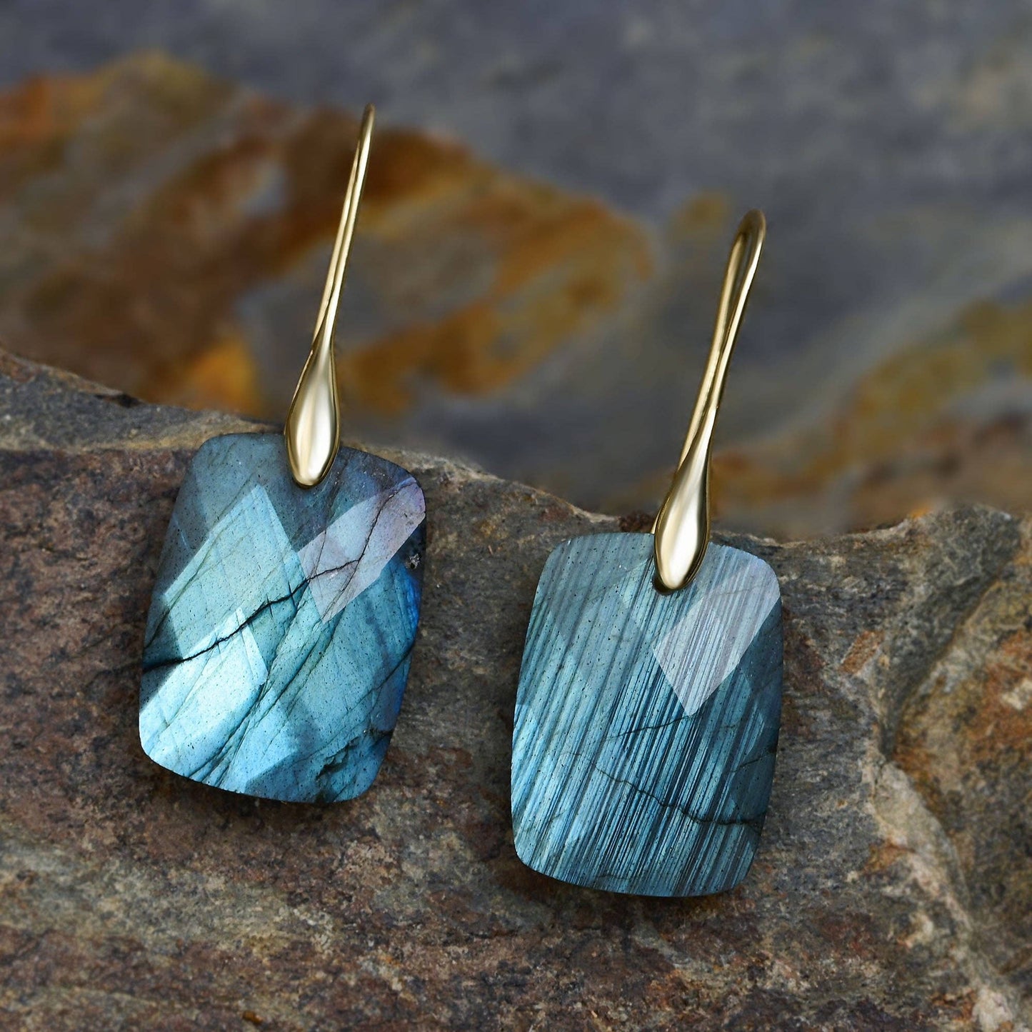 Cape Diablo - Labradorite Glow Drops Earrings