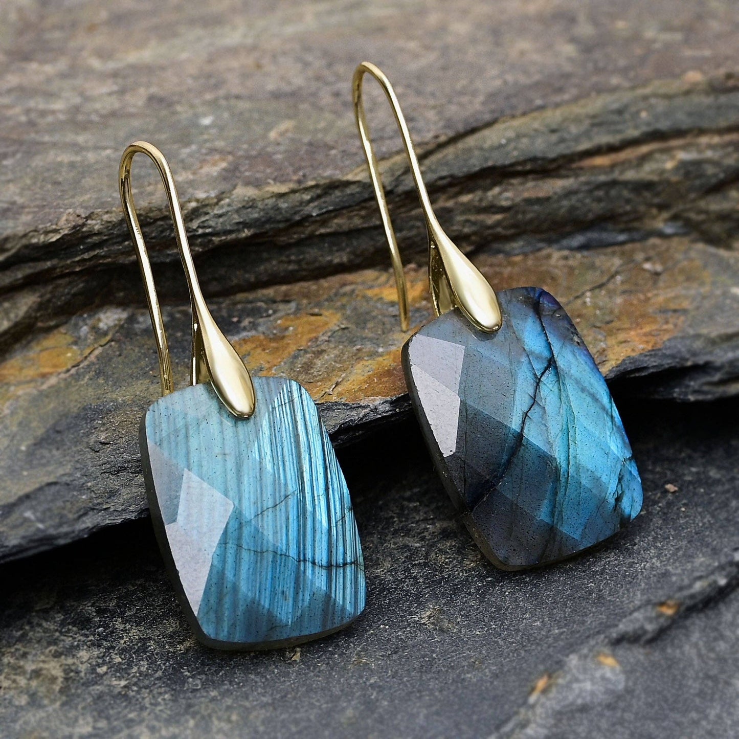 Cape Diablo - Labradorite Glow Drops Earrings