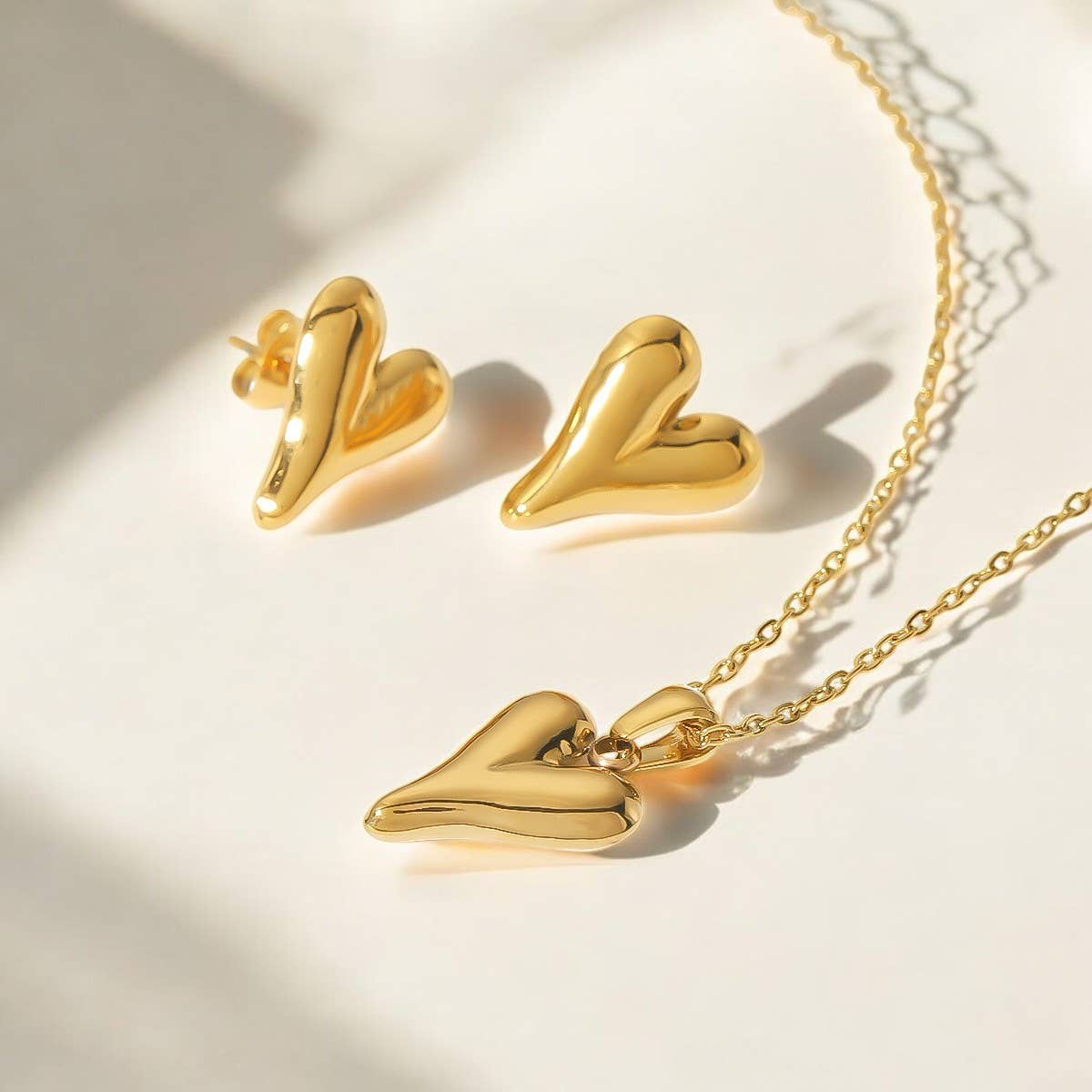 Cape Diablo - Love's Whispers Earrings