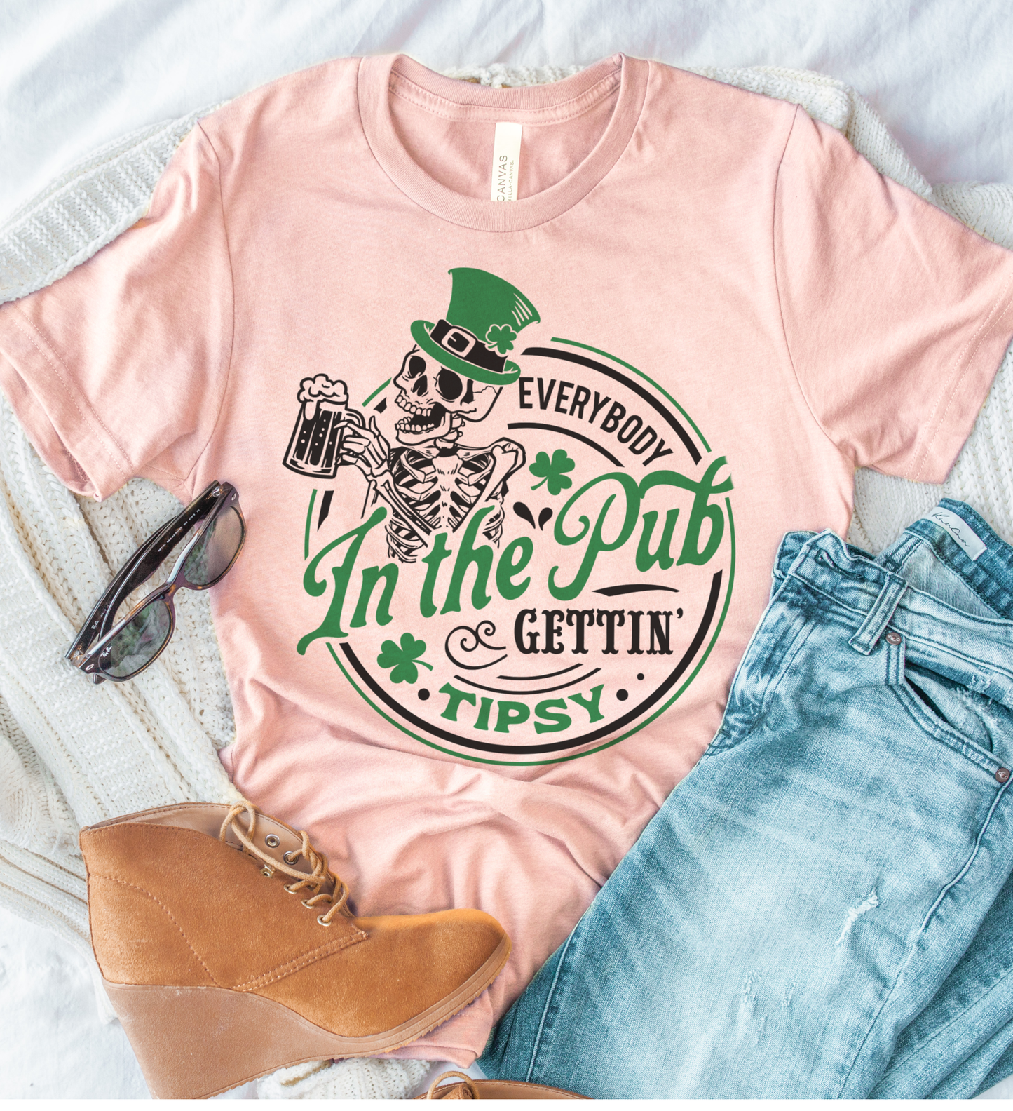 St. Pattys Everybody In The Pub Vintage Graphic Tee